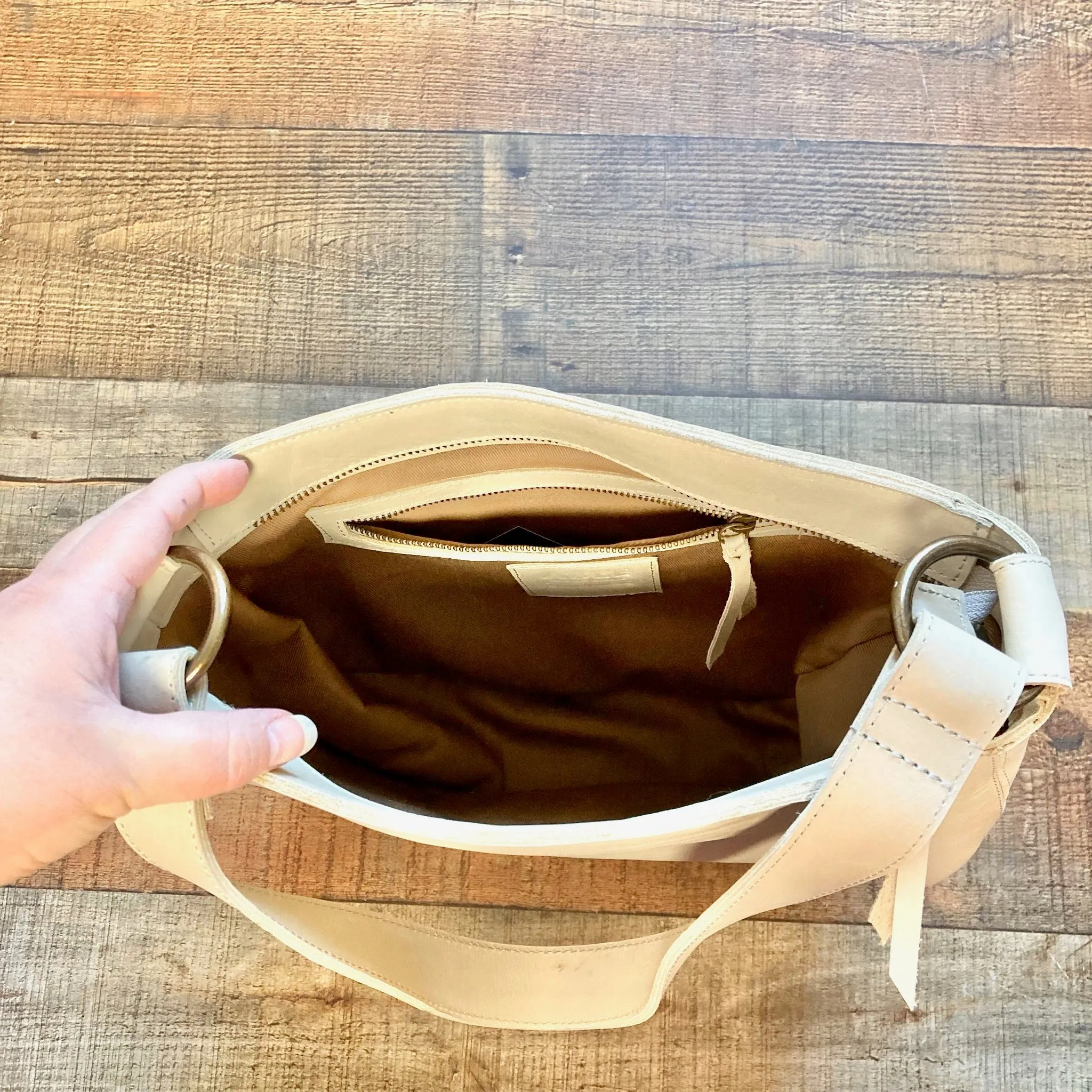 ABLE BEACH LEATHER NAOMI SHOULDER BAG ( ONLINE)