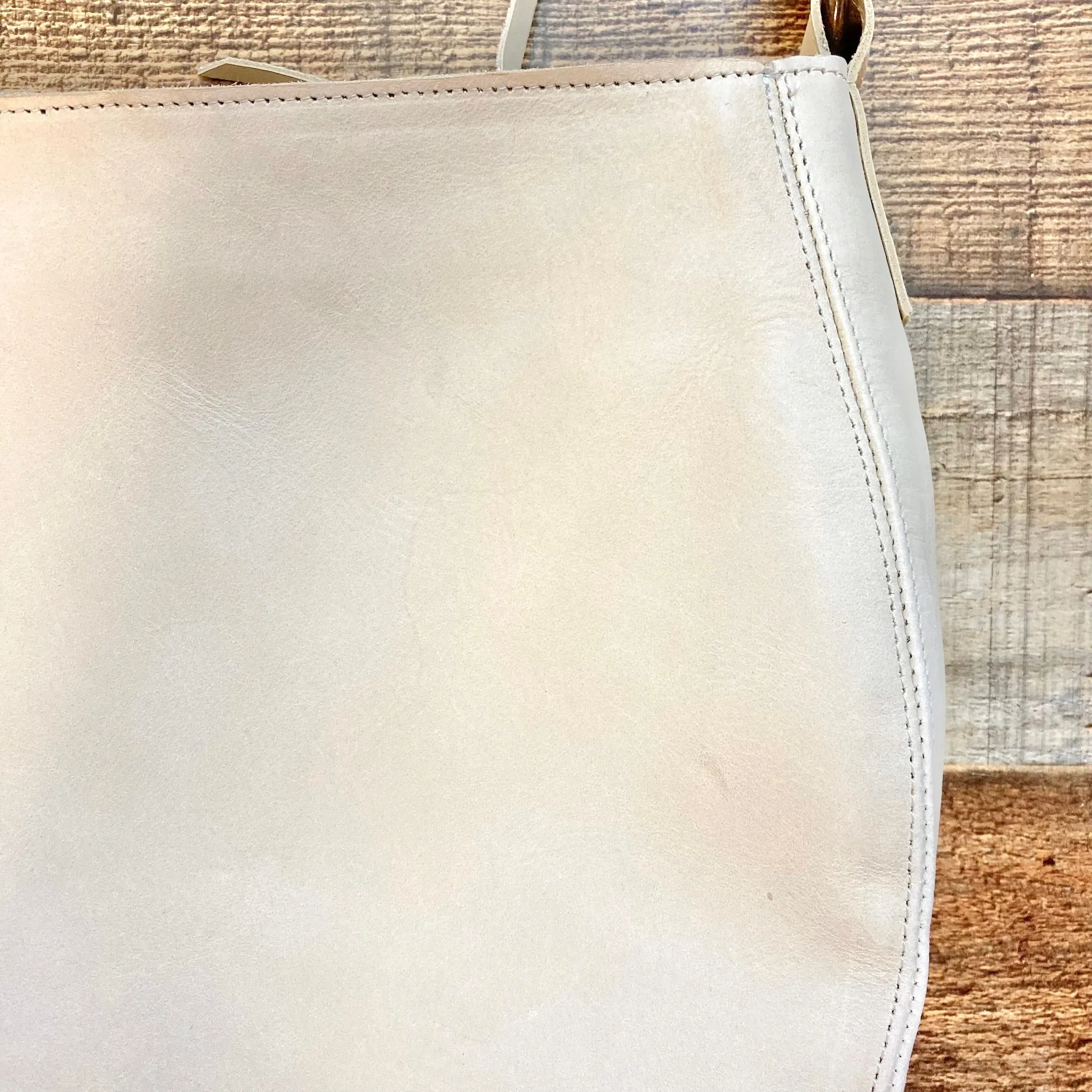 ABLE BEACH LEATHER NAOMI SHOULDER BAG ( ONLINE)