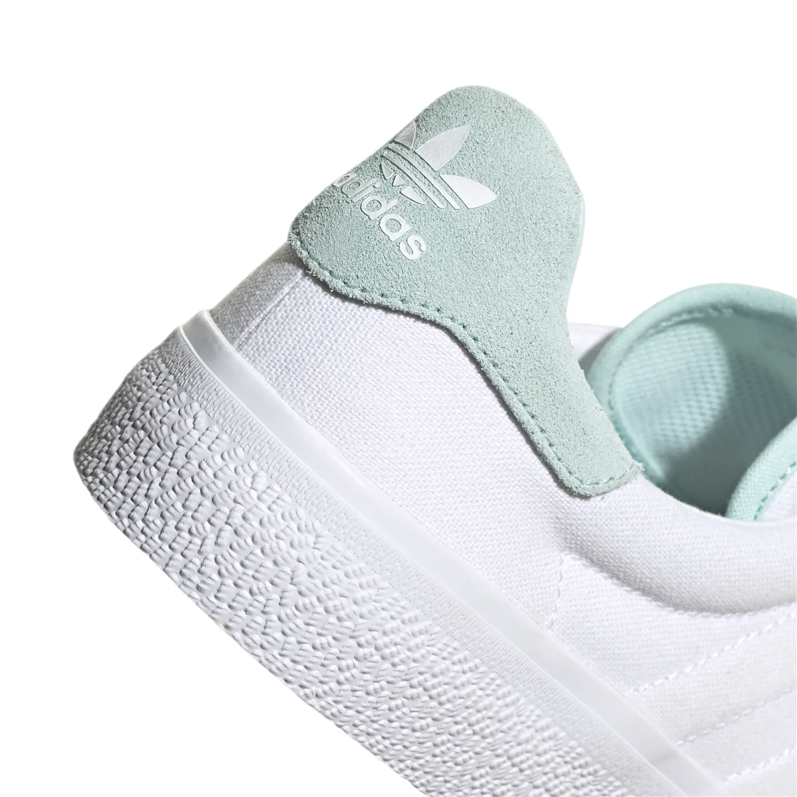 adidas Originals Unisex 3MC Skateboarding Shoes - White/Halo Mint