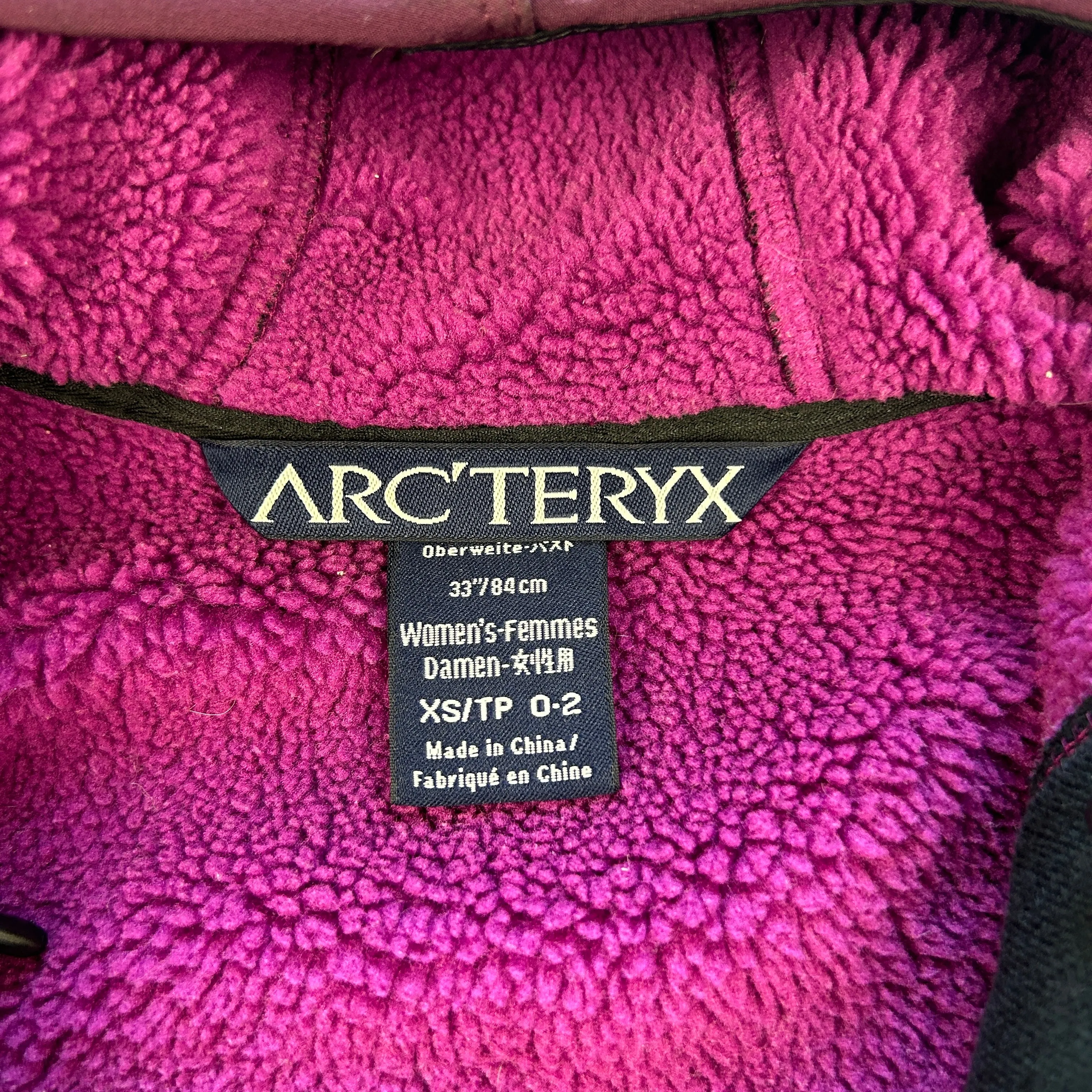 Arc'teryx Maroon Fleece Hooded Jacket Women XS Second Wave Vintage | Second Wave Vintage