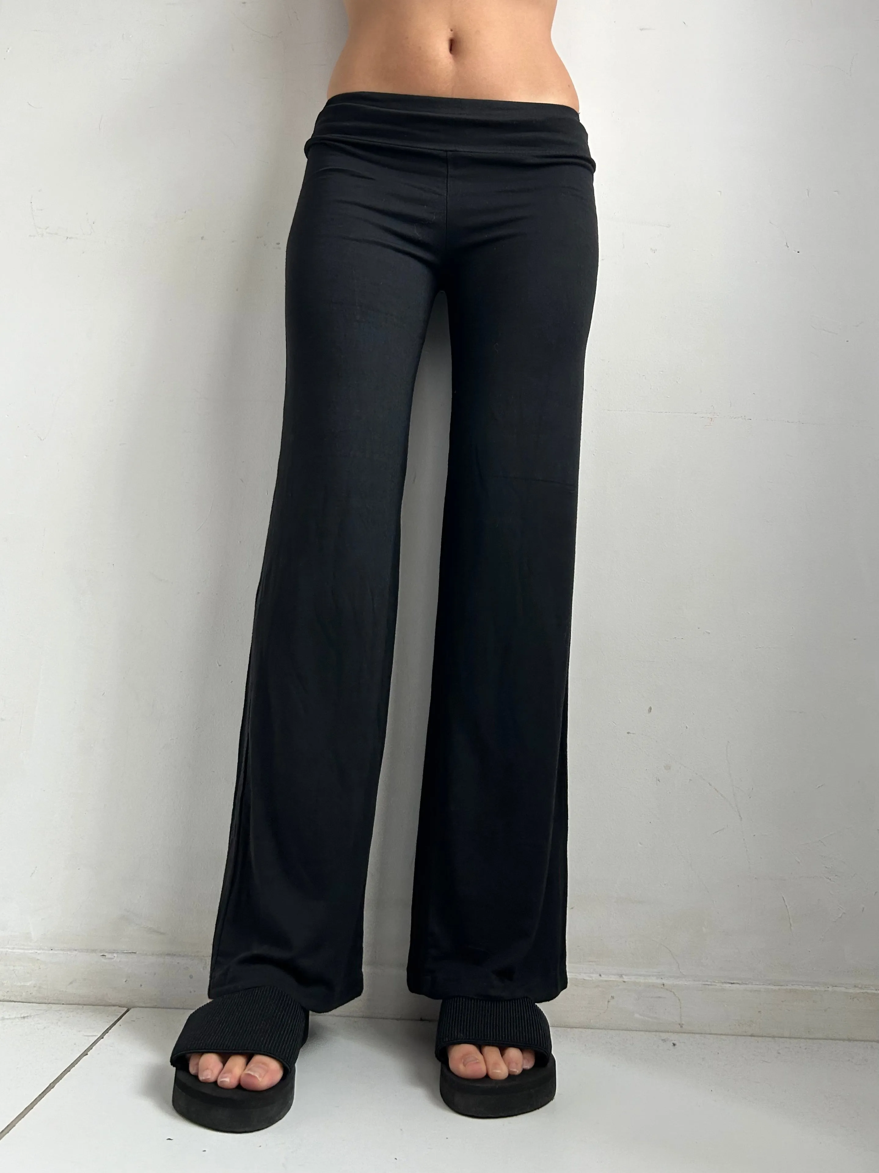 Black flare large stretchy joggers gym pants (S/M)