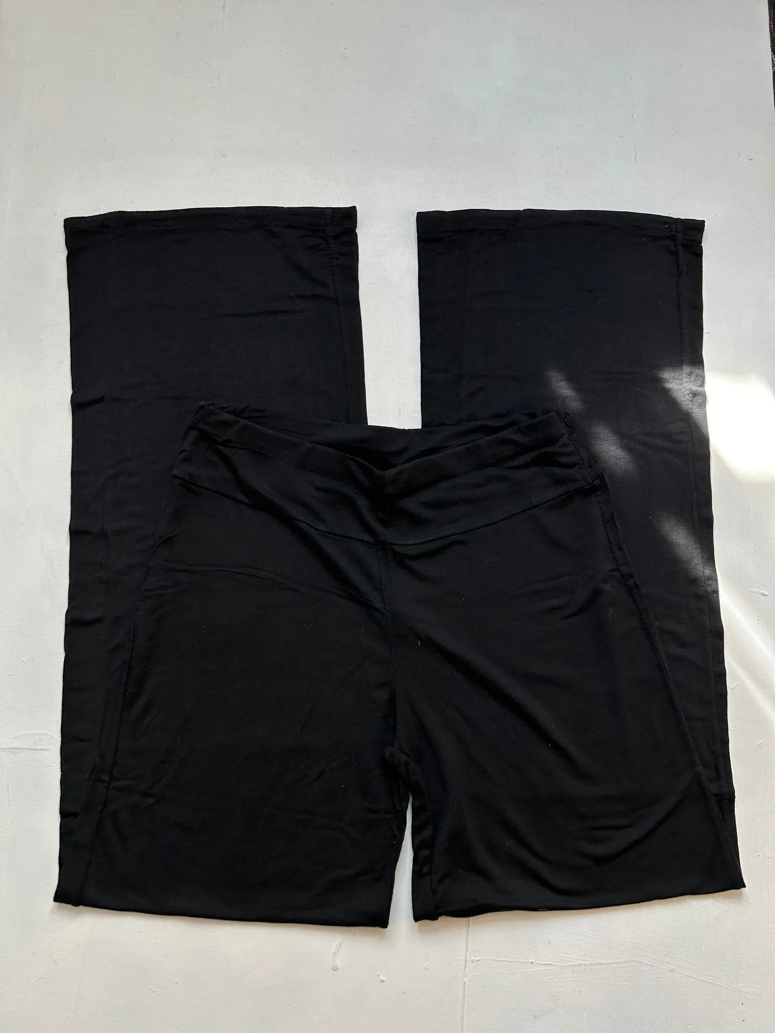 Black flare large stretchy joggers gym pants (S/M)