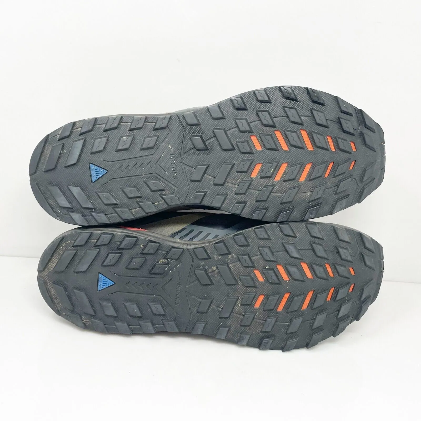 Brooks Mens Cascadia 15 GTX 1103411D075 Gray Running Shoes Sneakers Size 13 D