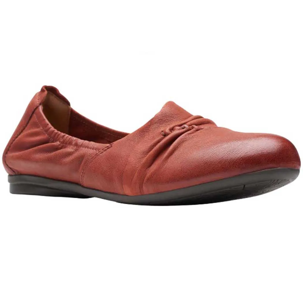Clarks Rena Way Flat Chestnut (Women's)