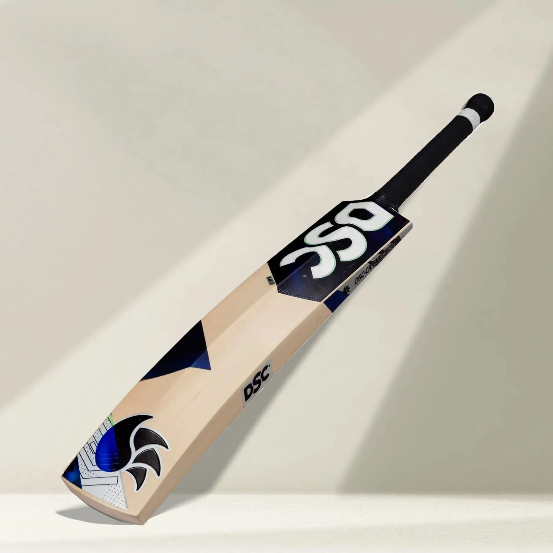 DSC BLAK 330 English Willow Cricket Bat -SH