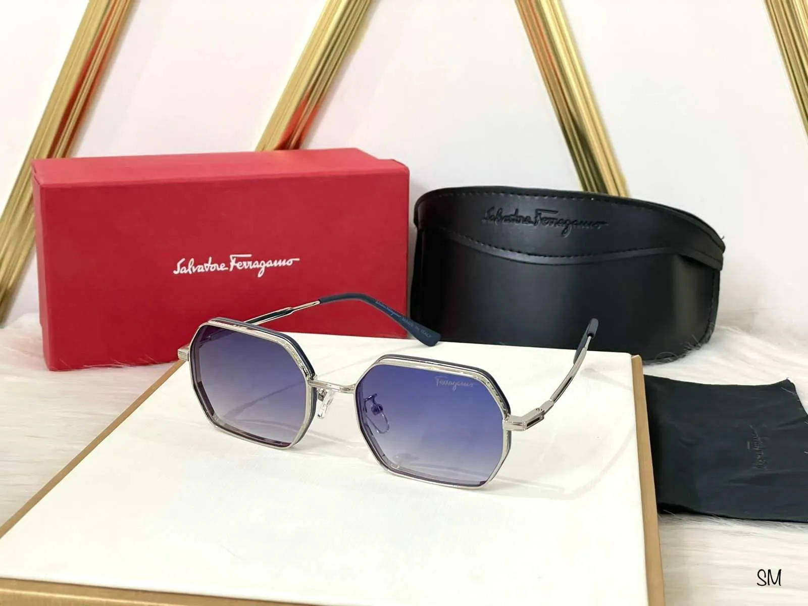 FERRAGAMO Unisex Sunglasses