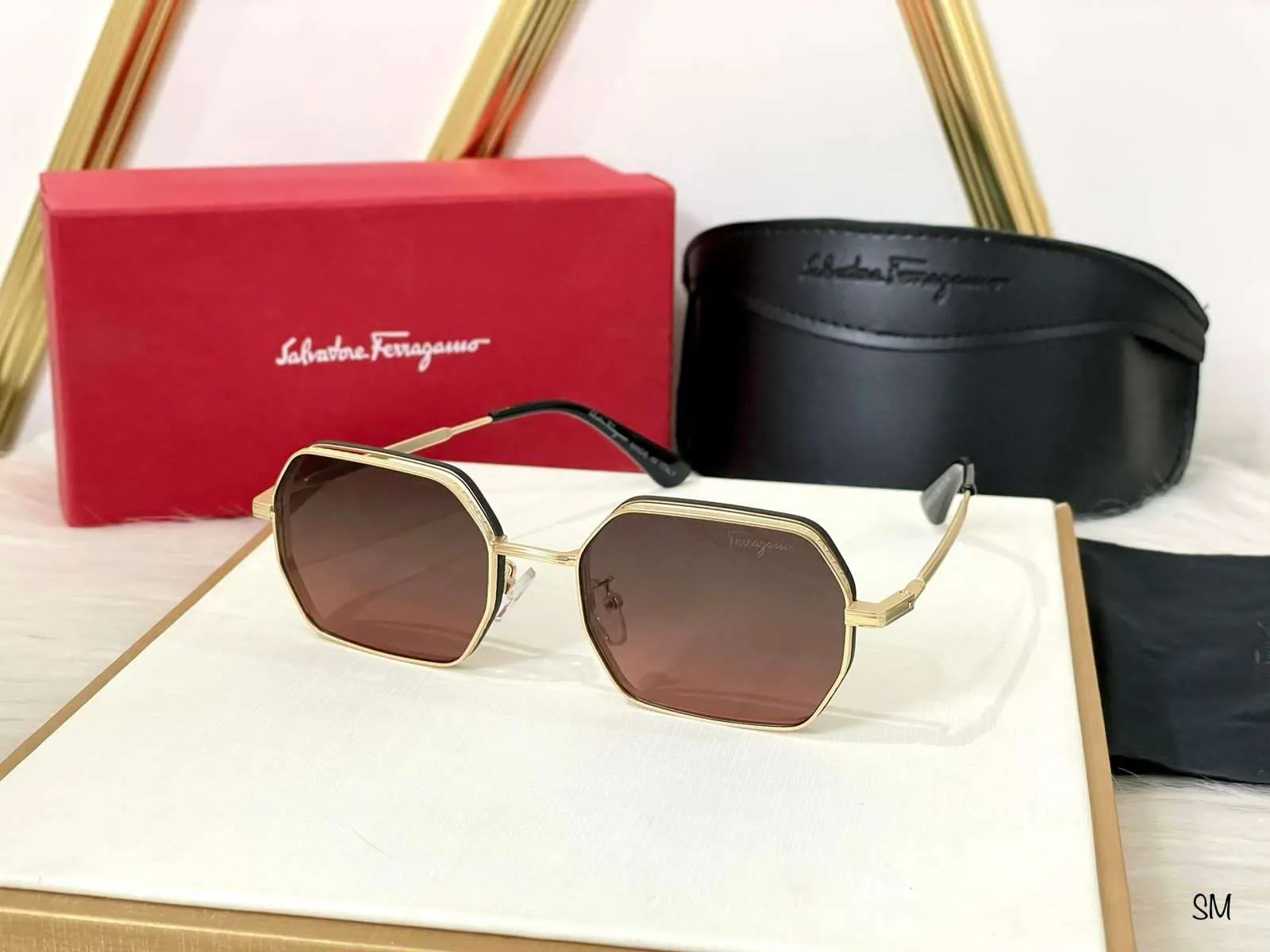 FERRAGAMO Unisex Sunglasses