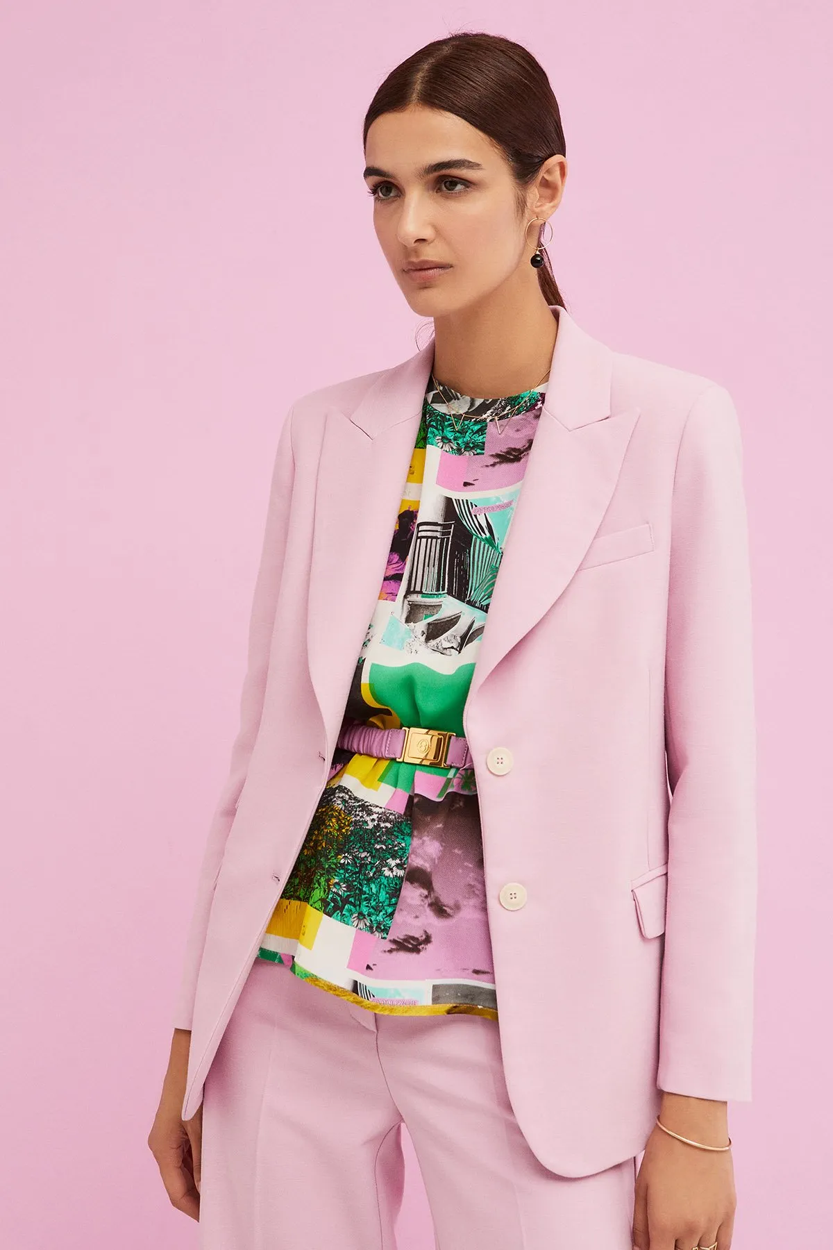 Fitted jacket with 2 buttons