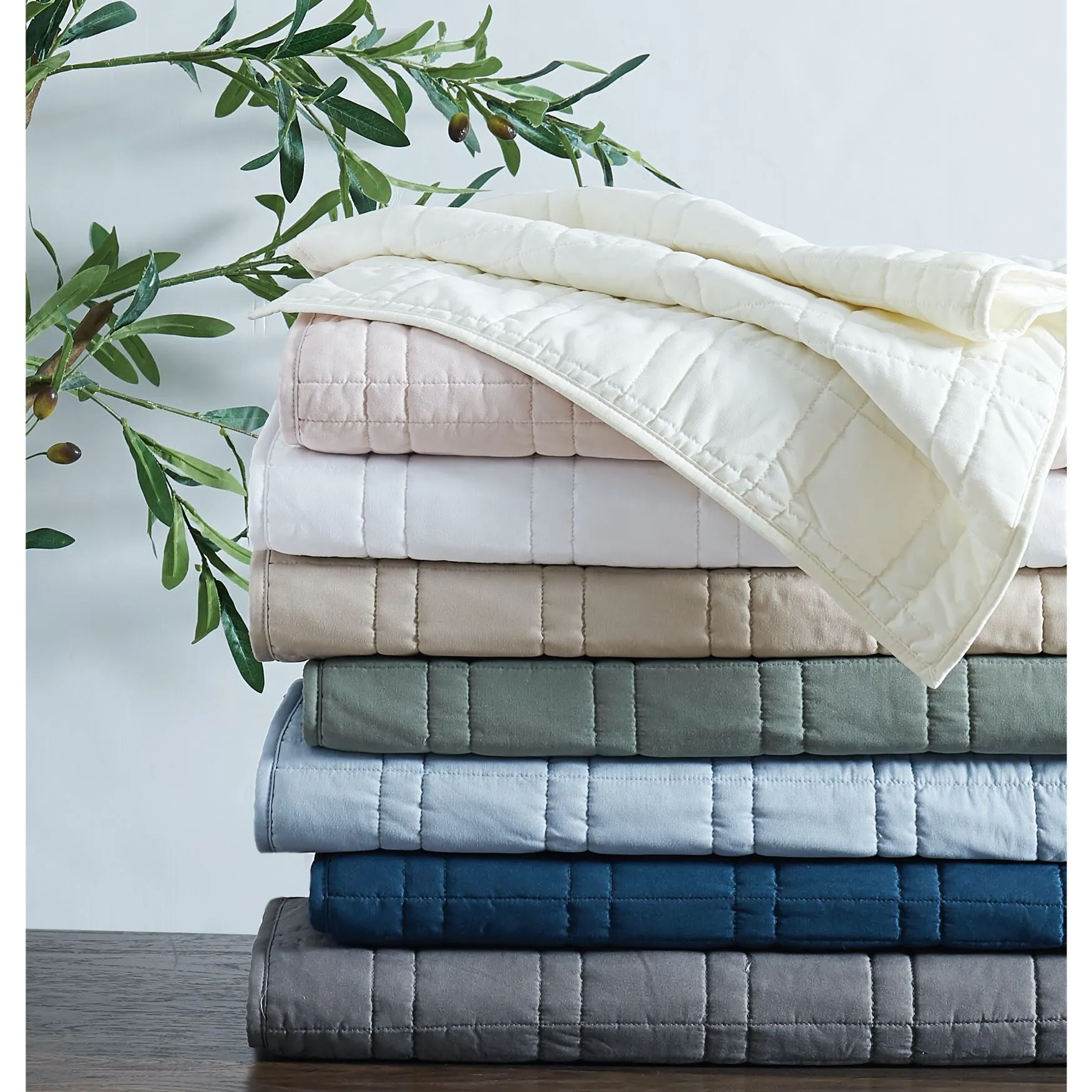 Heritage Solid Quilt Set