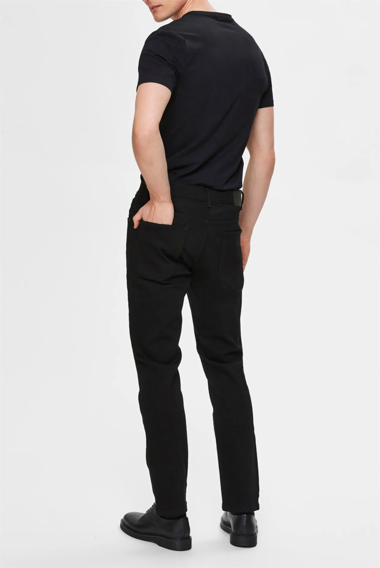 Leon Slim Fit Jeans in Dark Rinse