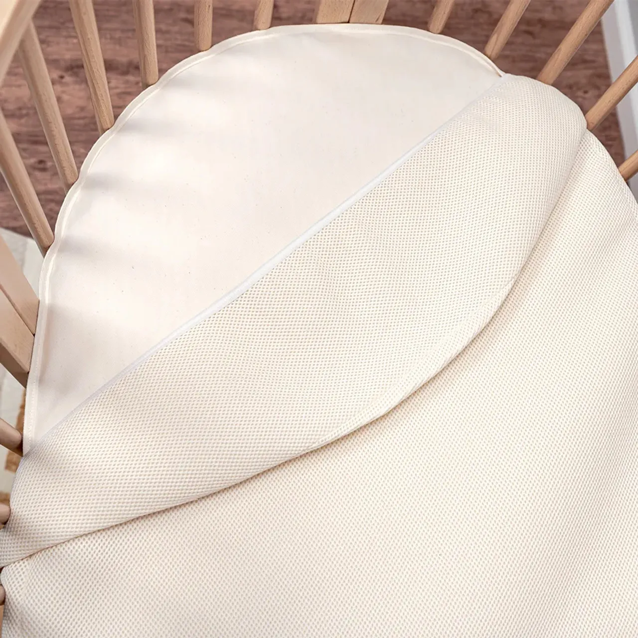 Naturepedic Organic Breathable Oval Crib Mattress w Cover (For Stokke Sleepi V3)