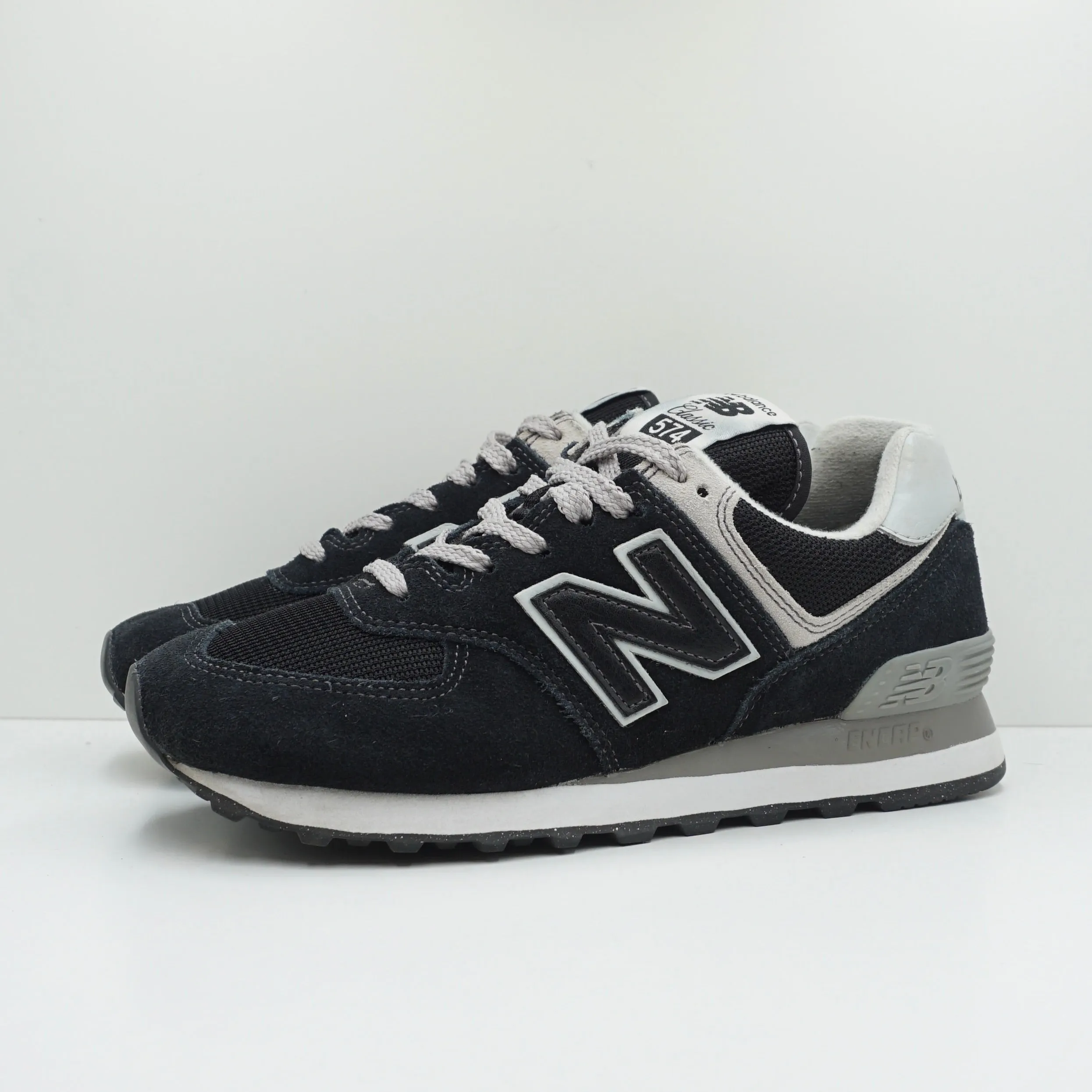 New Balance 574 Core Black (W)