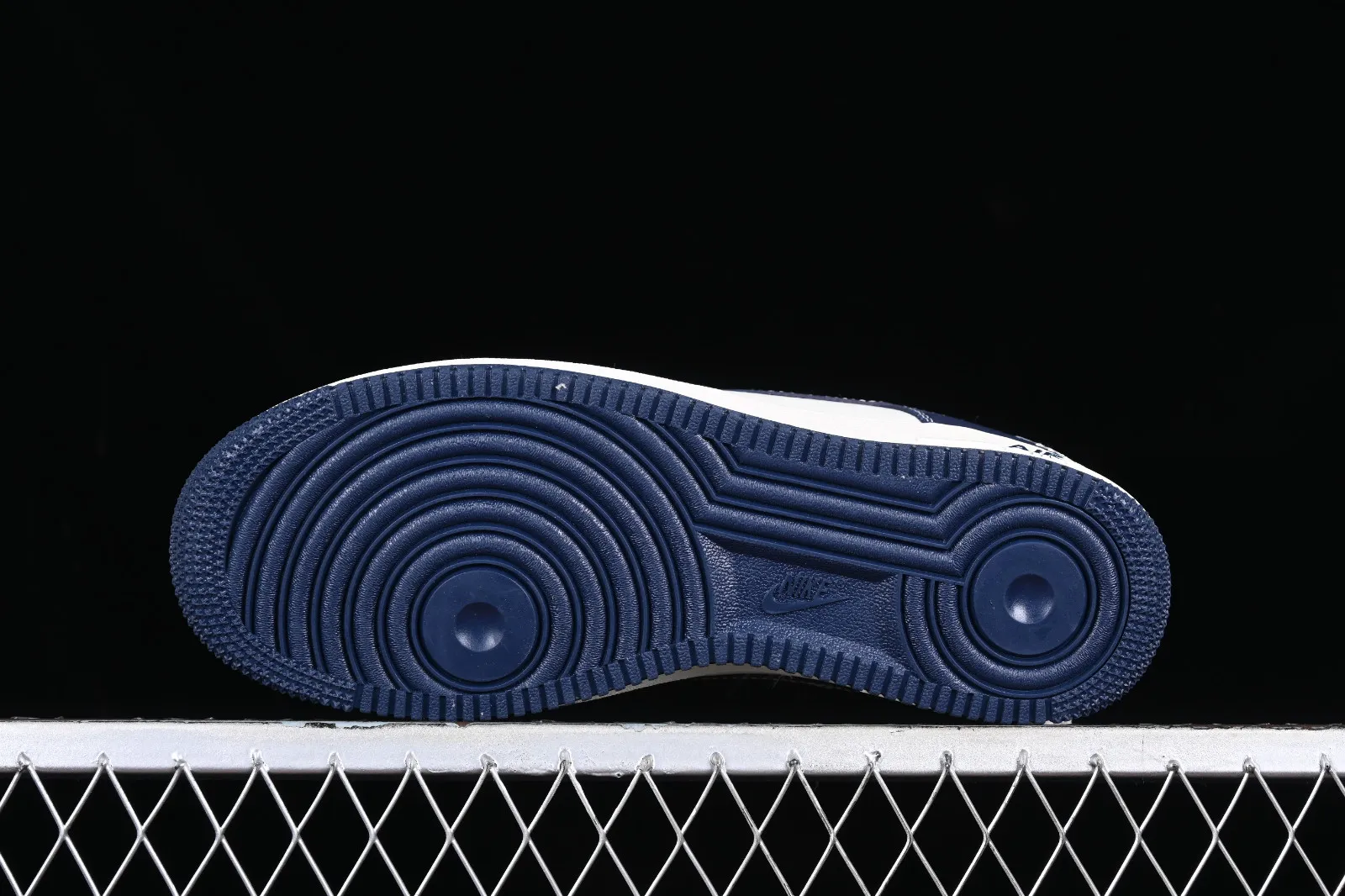 Nike Air Force 1 07 Low Midnight Blue White AE1686-102