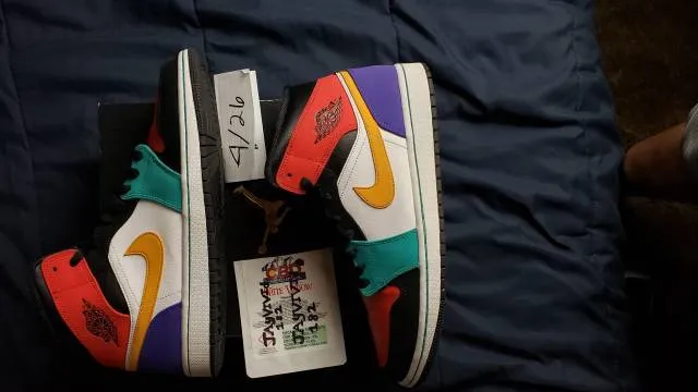 Nike air jordan 1 mid 