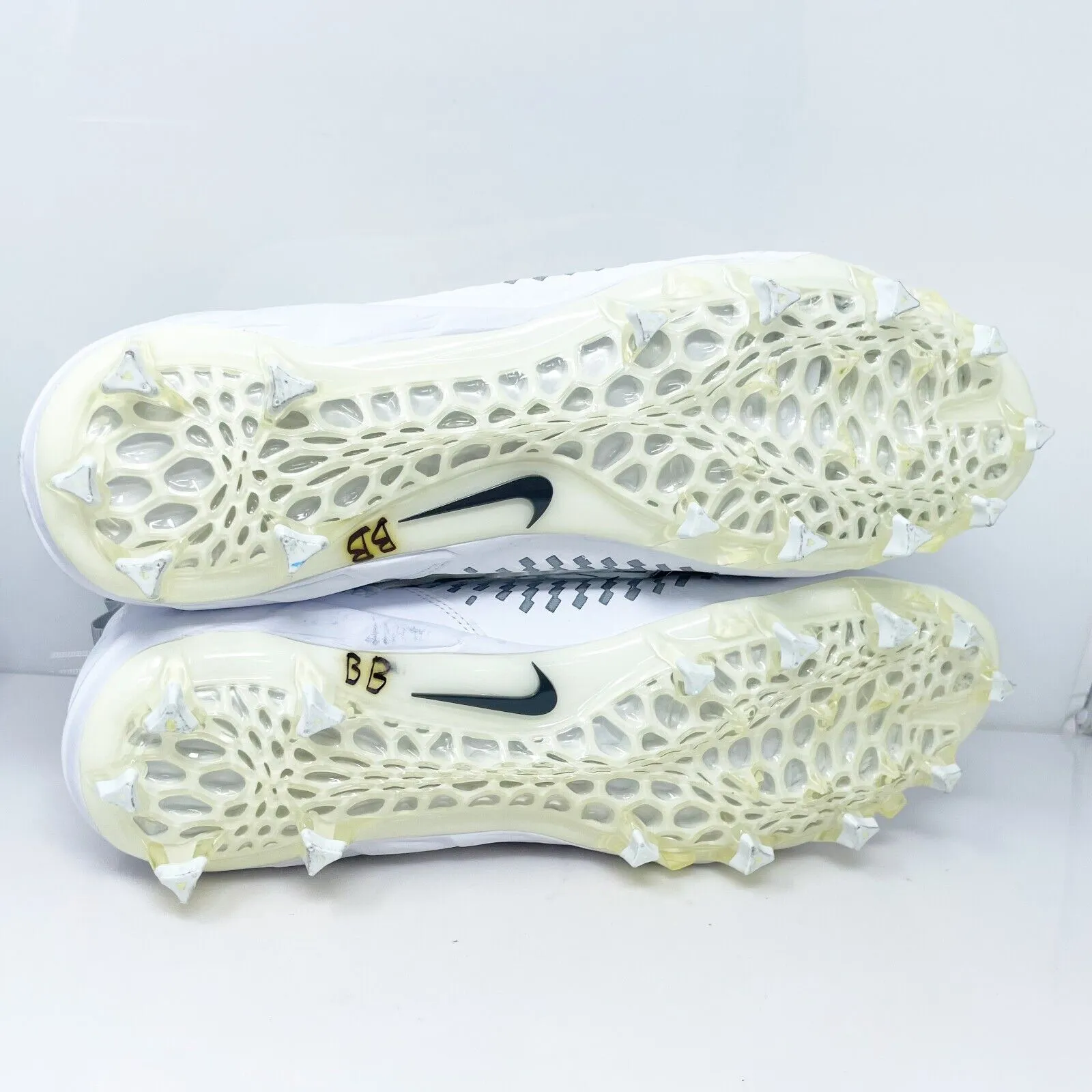 Nike Mens Alpha Menace Pro 2 Mid AQ3209-100 White Football Cleats Shoes Size 16