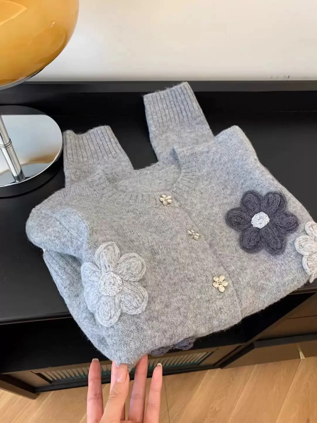 Recommended hot style for yourself ~ Lazy hand-embroidered flower sweater for women autumn and winter 2024 new knitted cardigan 
