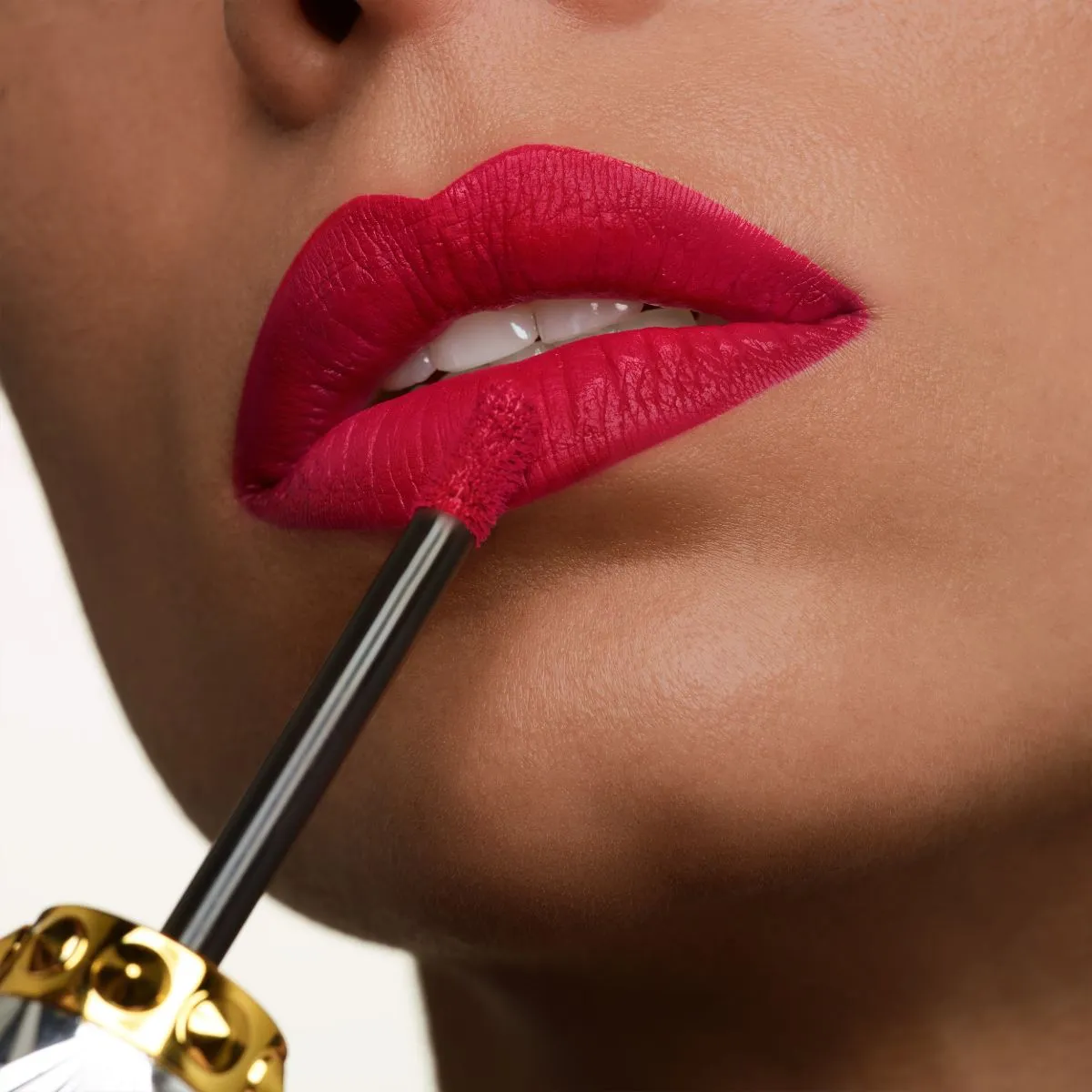 Rouge Louboutin Matte Fluids Matte liquid lipstick - Aimanta