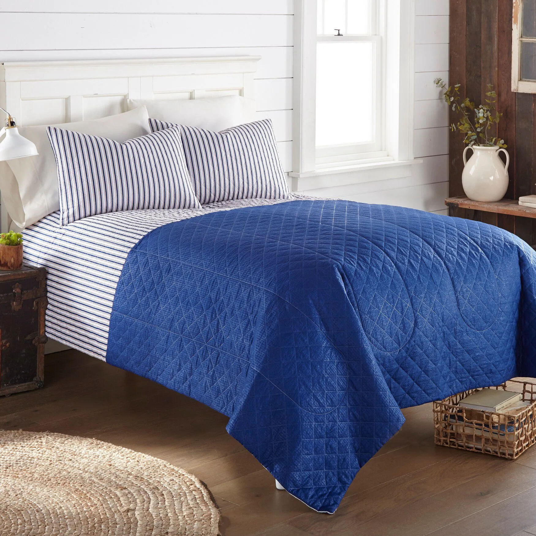 Seersucker Blue/White Stripe Design 6-in-1 Quilt Set