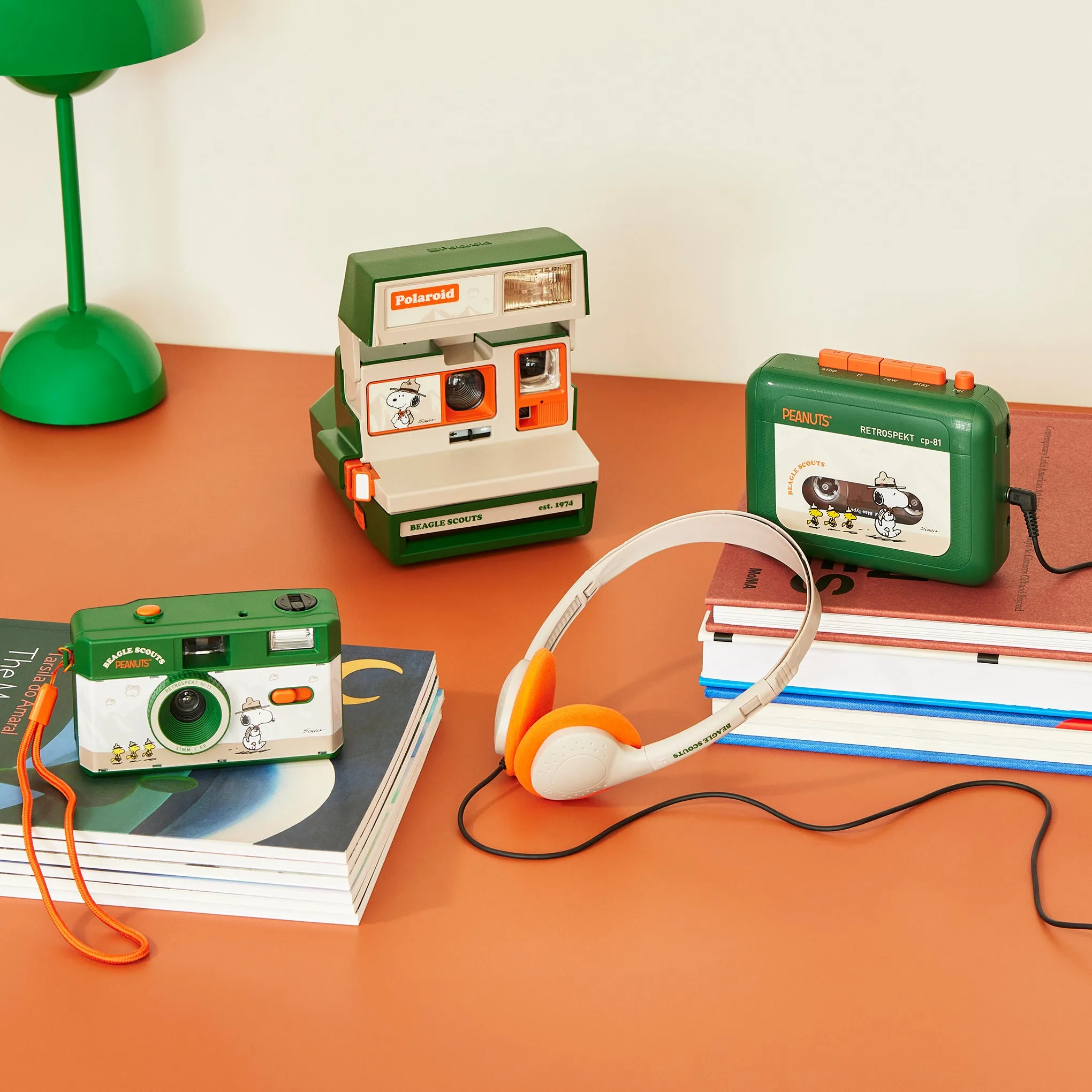 Snoopy's Beagle Scouts Polaroid 600 Instant Film Camera