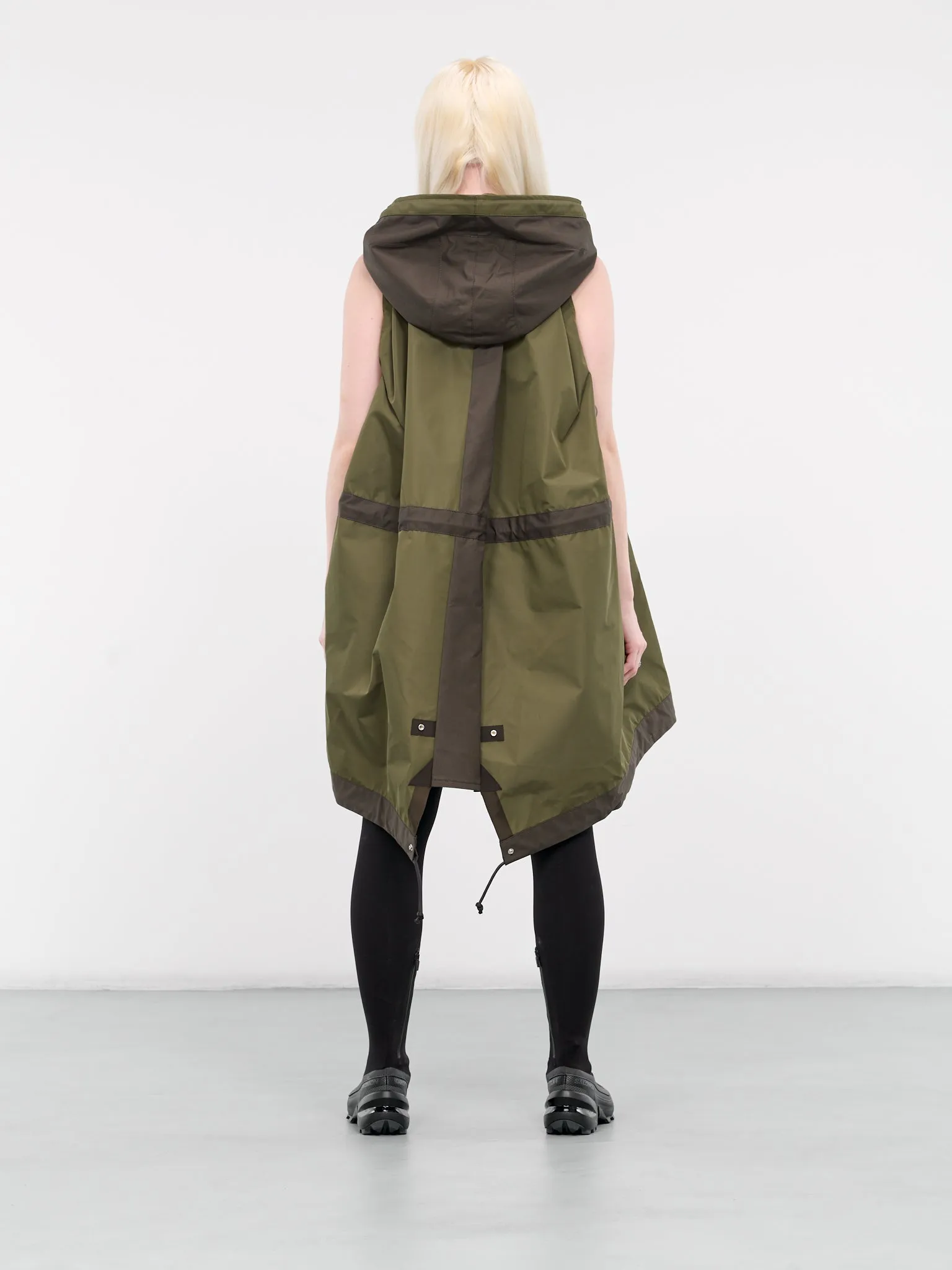 Taffeta Hooded Vest (24-07215-826-OLIVE)