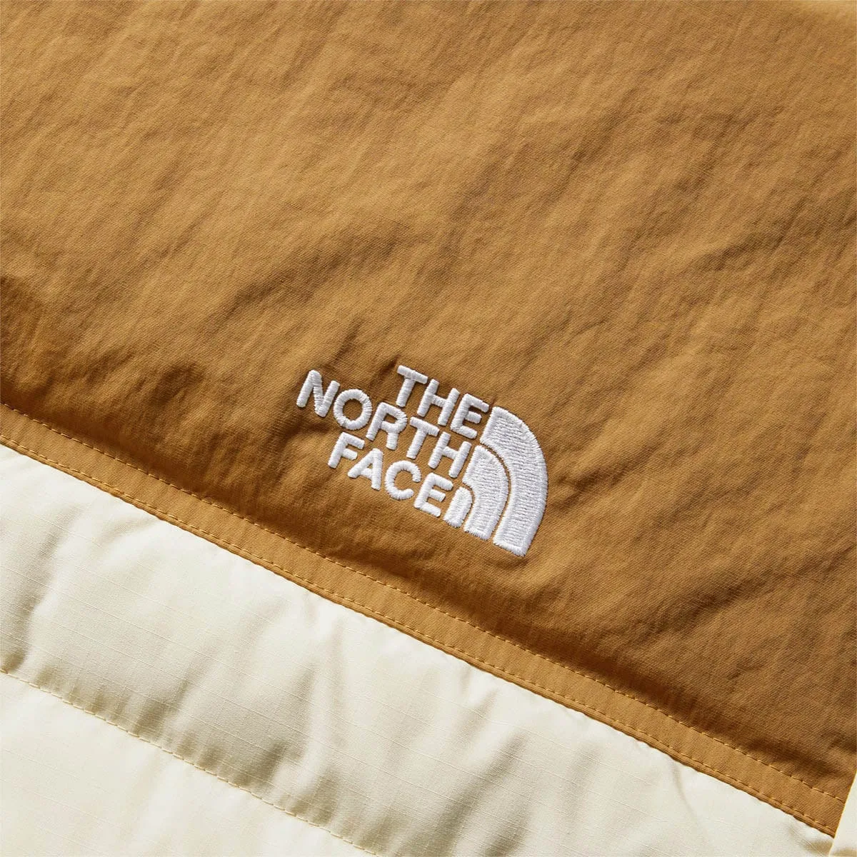 WOMEN'S 90 LOW-FI HI-TEK NUPTSE JACKET GRAVEL/UTILITY BROWN | Bodega