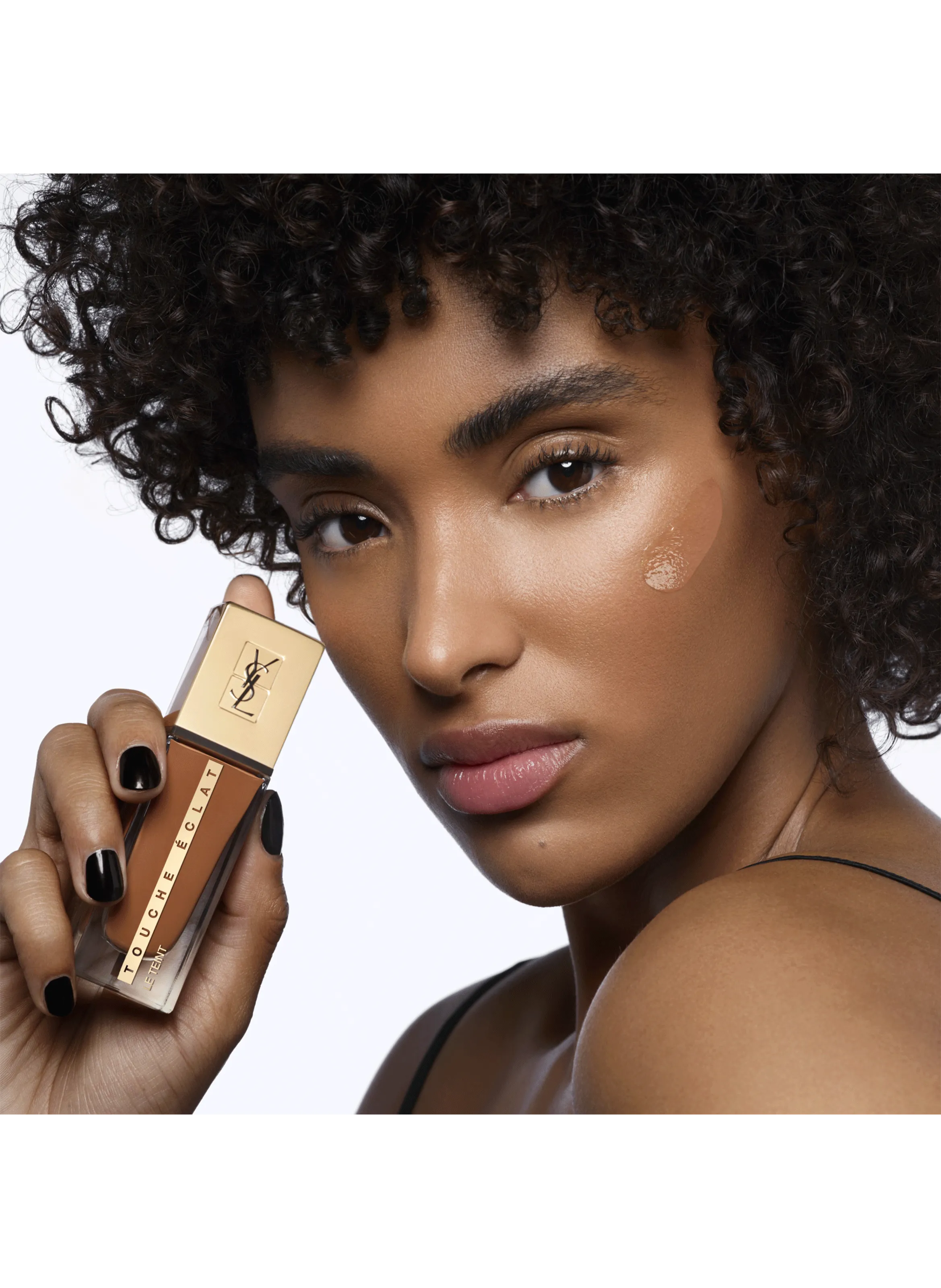 Yves saint laurent  Touche Éclat moisturising foundation with natural and luminous 24-hour wear - Beige